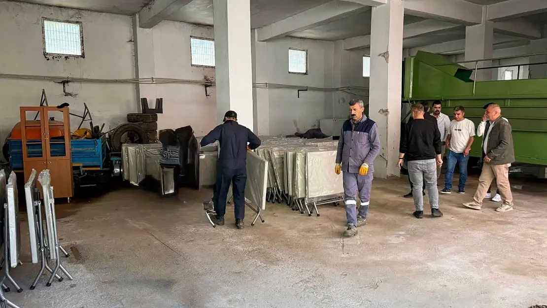 Van'da taziye evlerine 750 masa ve 2.000 sandalye dağıtıldı
