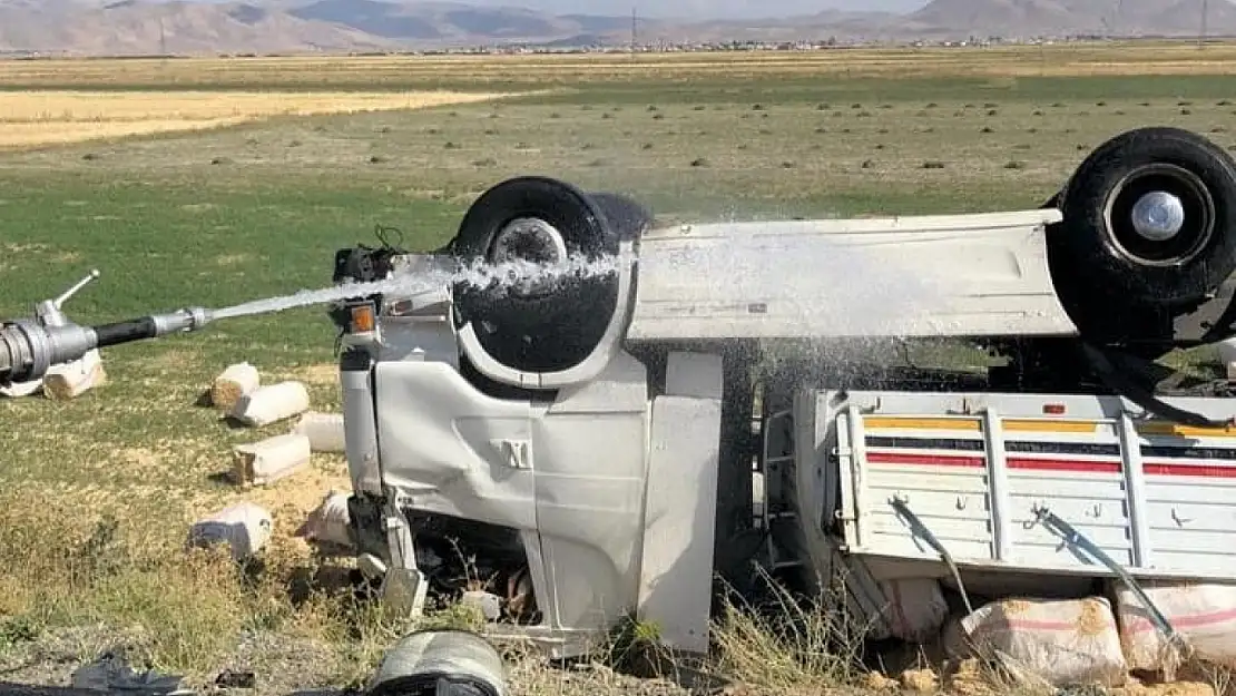 Van'da Tır Devrildi!