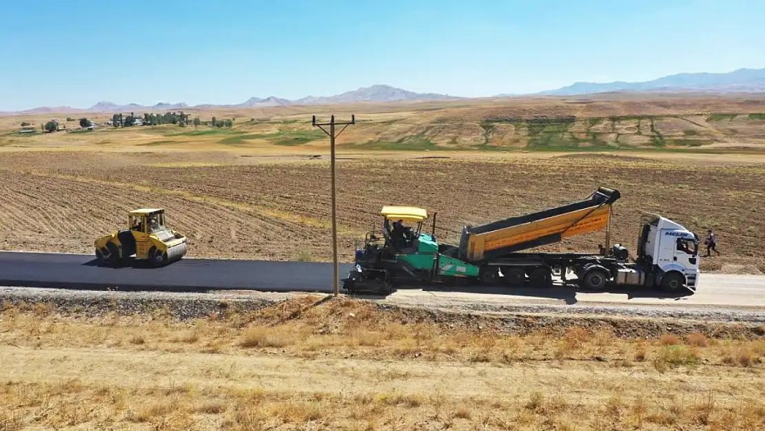 Van'da yollar asfaltlanıyor