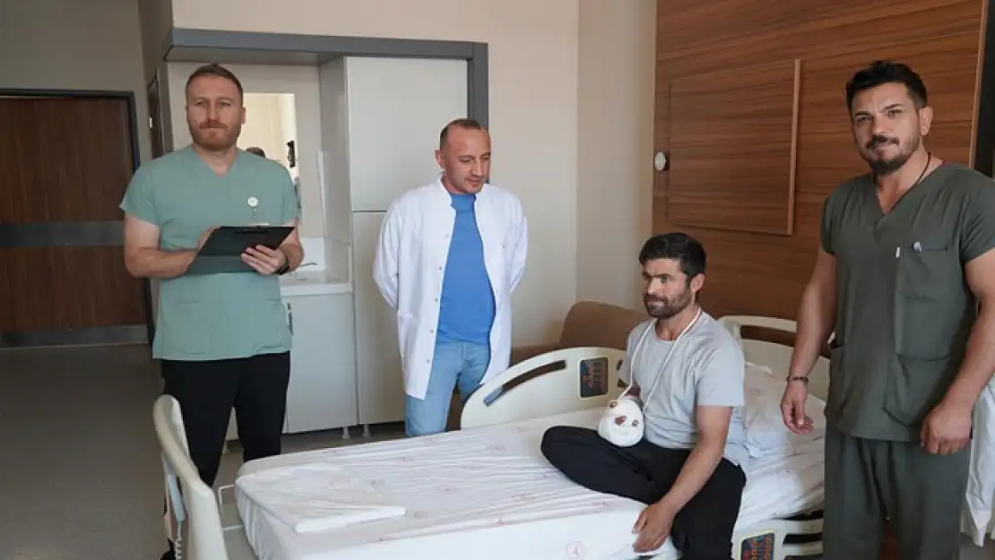 Van'da zorlu el ameliyatı: 10 saatlik mücadeleyle hayata tutundu
