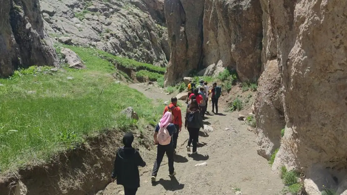 Van'daki doğa harikası kanyon keşfedilmeyi bekliyor