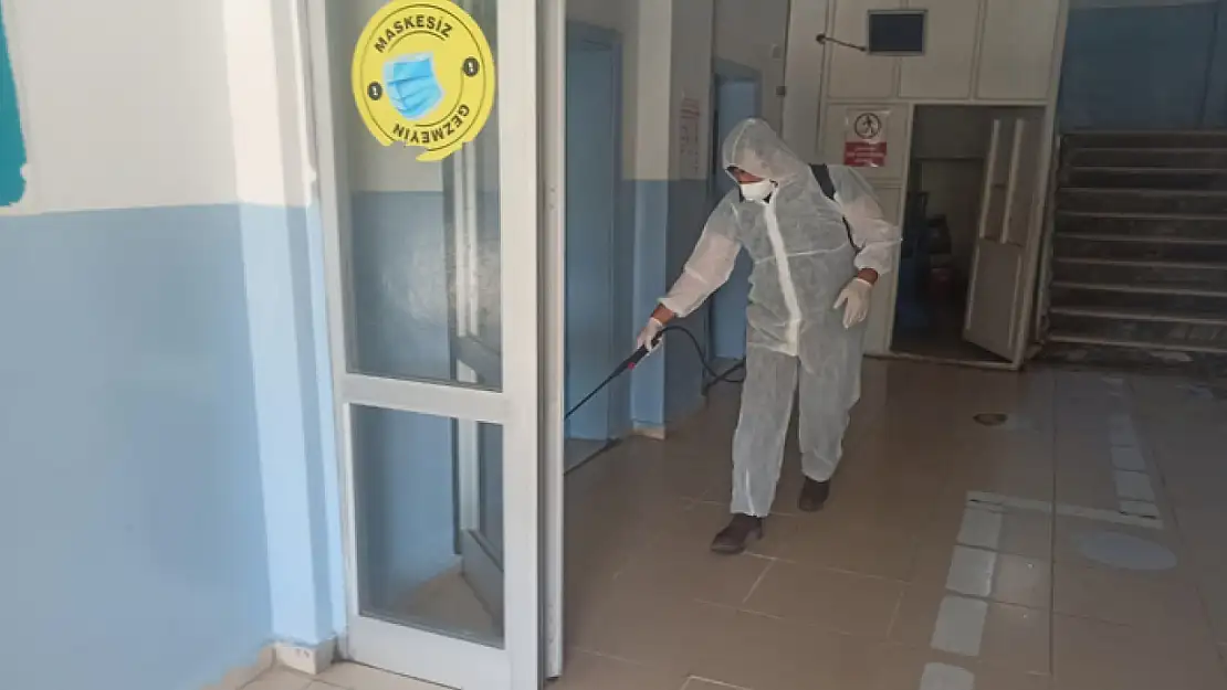 Van'daki okullarda ilaçlama çalışması