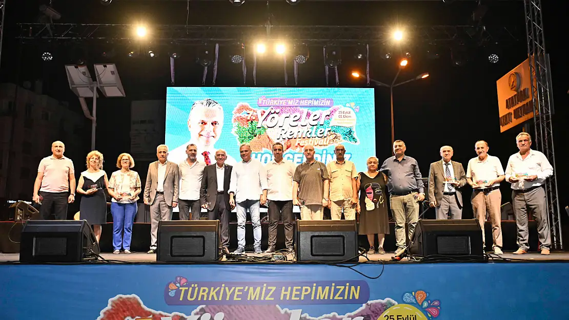 VAN-DER Yöreler Renkler Festivali'nde fırtına estirdi