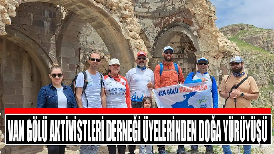 Van Gölü Aktivistleri Derneği üyelerinden doğa yürüyüşü