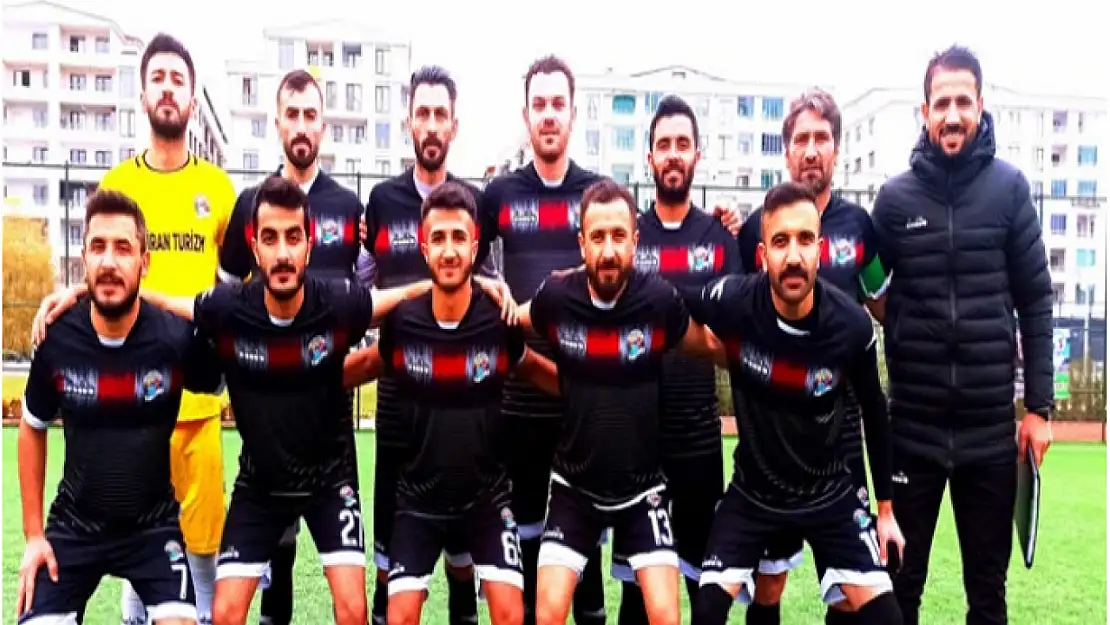 Van Gölüspor gümbür gümbür geliyor