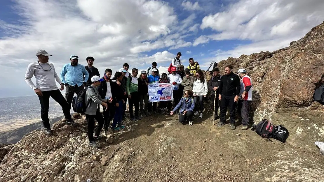 Van Gölü'nün için Erek Dağı'na tırmandılar