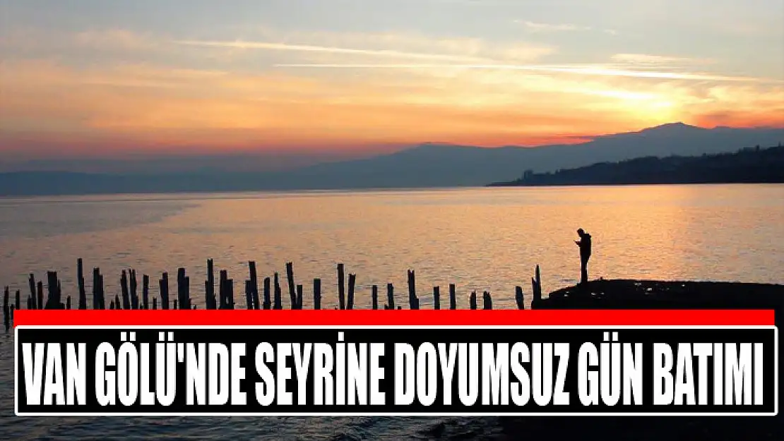 Van Gölü'nde seyrine doyumsuz gün batımı