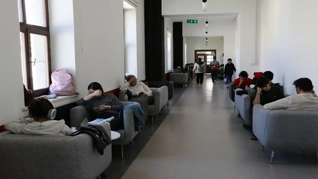 Van İl Halk Kütüphanesine yoğun ilgi