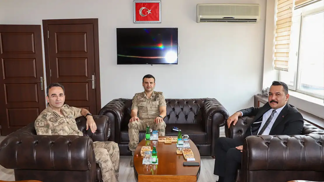 Van İl Jandarma Komutanı Tuğgeneral Şen'den Kaymakam Türkmenoğlu'na ziyaret