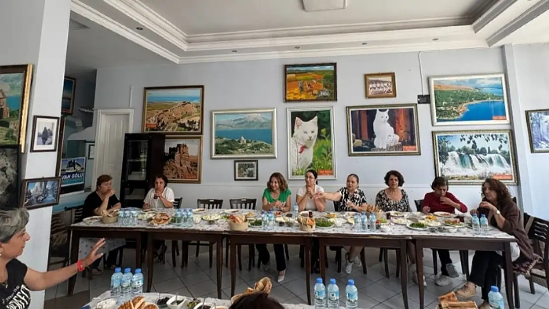 Van Kahvaltısı, kadınların dayanışmasına sahne oldu