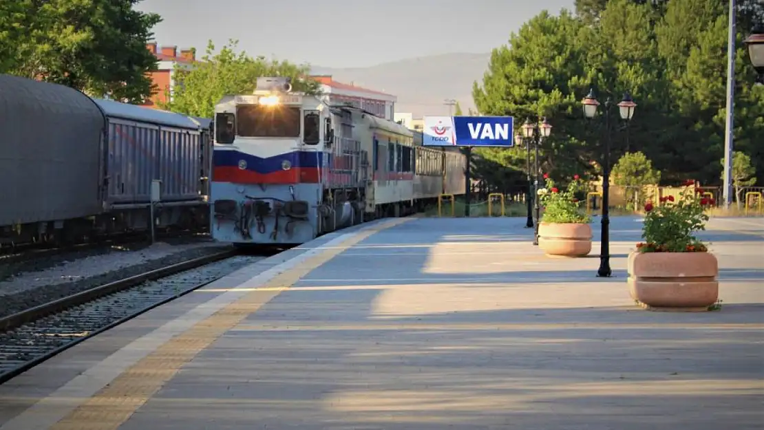 Van-Tahran arası tren seferleri başlıyor: İlk biletler yarın satışta