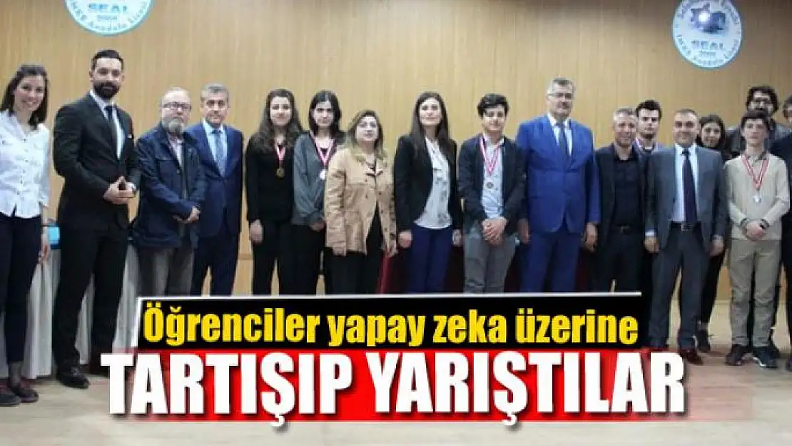 Öğrenciler yapay zeka üzerine tartışıp yarıştılar