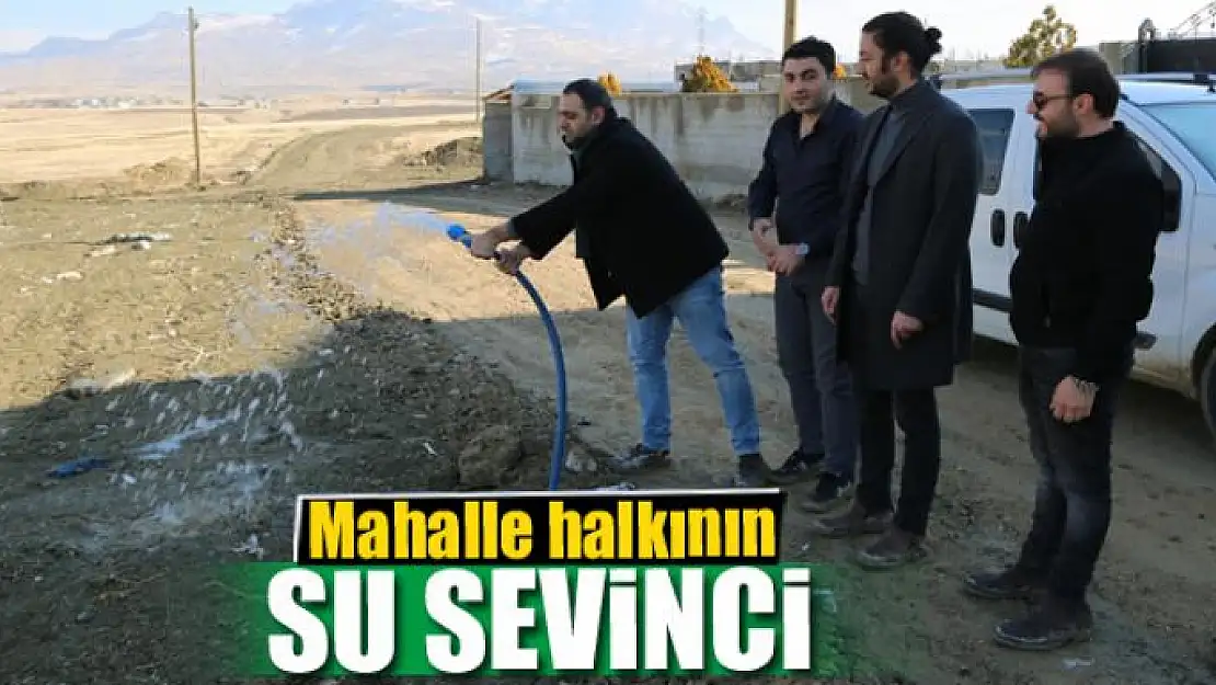 Mahalle halkının su sevinci