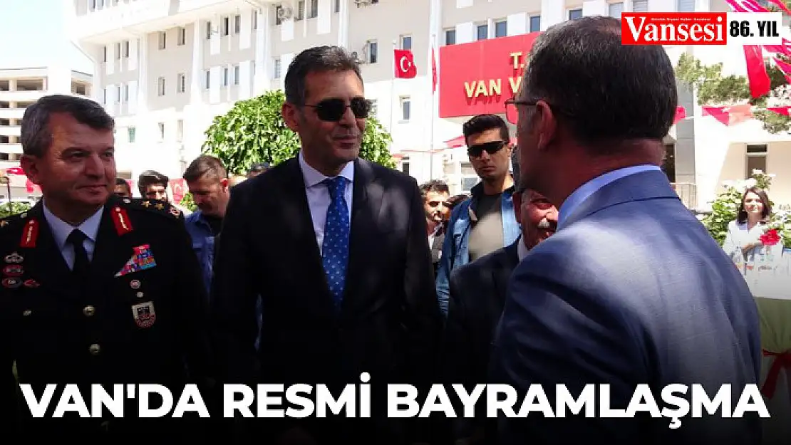 Van'da resmi bayramlaşma