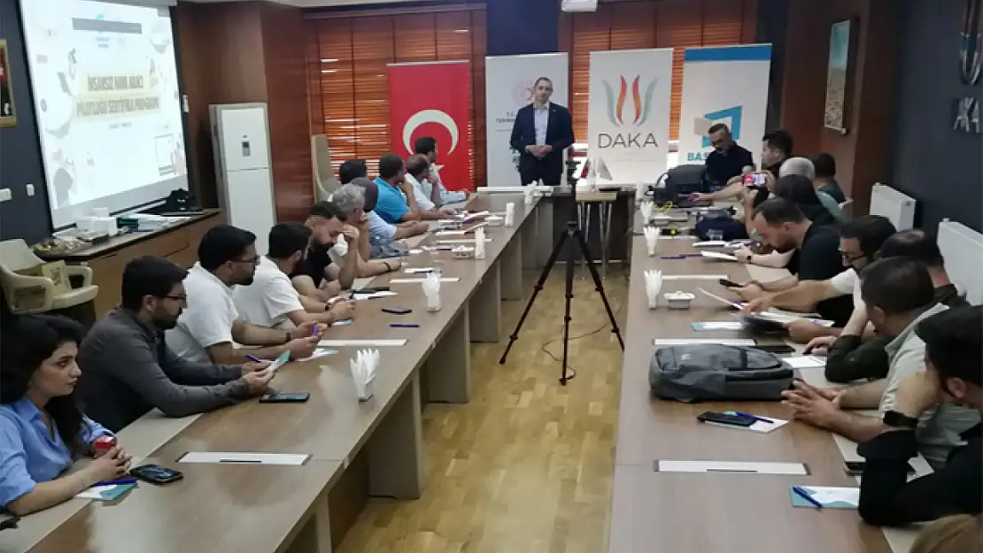 Vanlı gazetecilere drone eğitimi