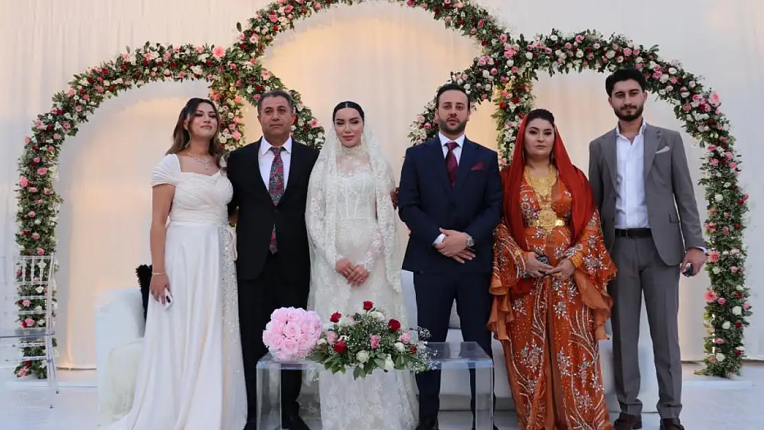 Vanlı iş adamından takısız düğün