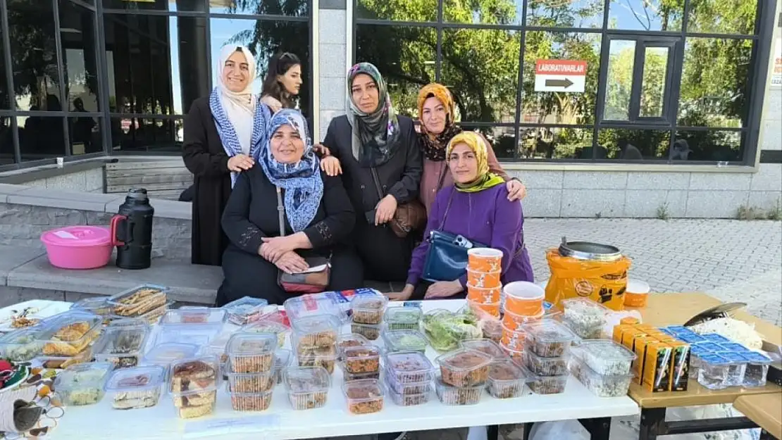 Vanlı kadınlardan Gazze için 'hayır çarşısı'