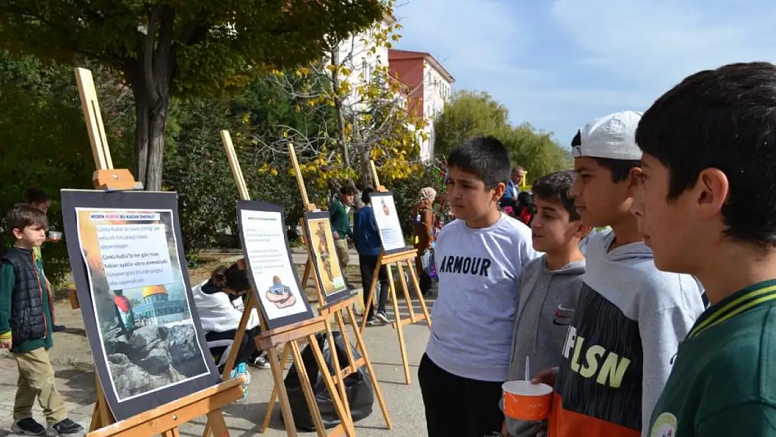 Vanlı öğretmen ve öğrencilerden Filistin'e destek kampanyası