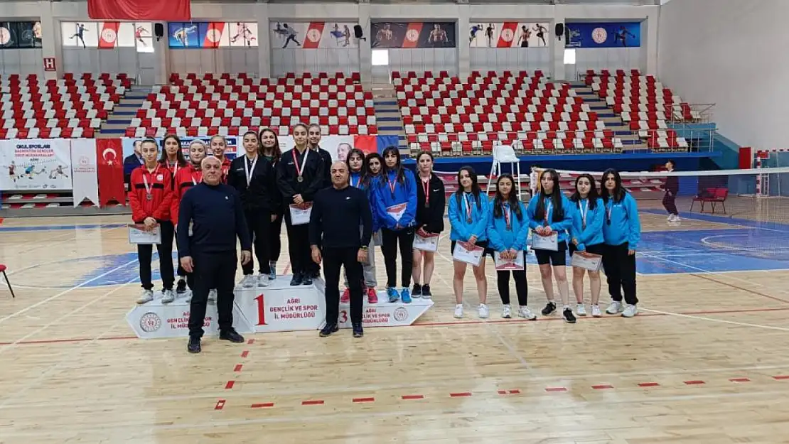 Vanlı sporcular Badminton  müsabakalarında üçüncü ve dördüncü oldu