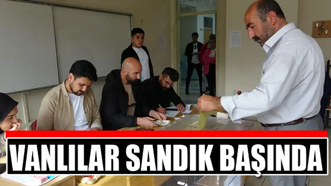 Vanlılar sandık başında