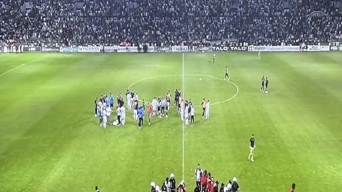 Vanspor - Elazığspor maçı yarıda kaldı: Karşılaşma tatil edildi