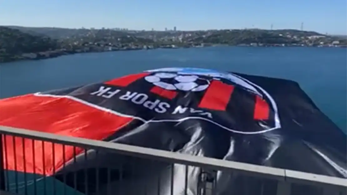 Vanspor'un bayrağı İstanbul'daki gerdanlıkta dalgalandı