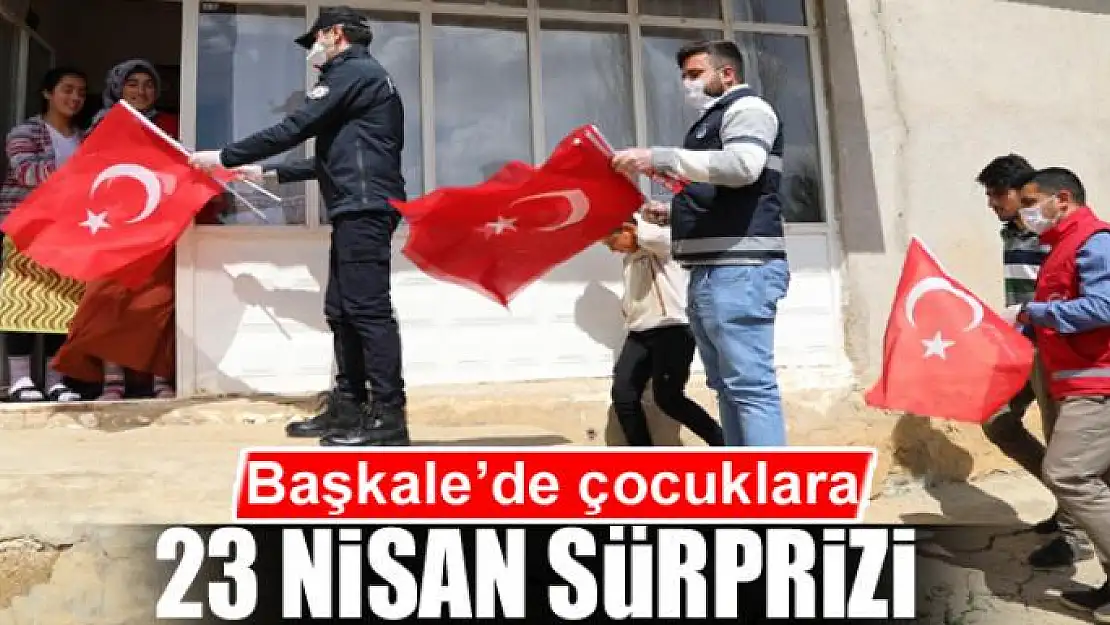 Başkale'de çocuklara 23 Nisan sürprizi