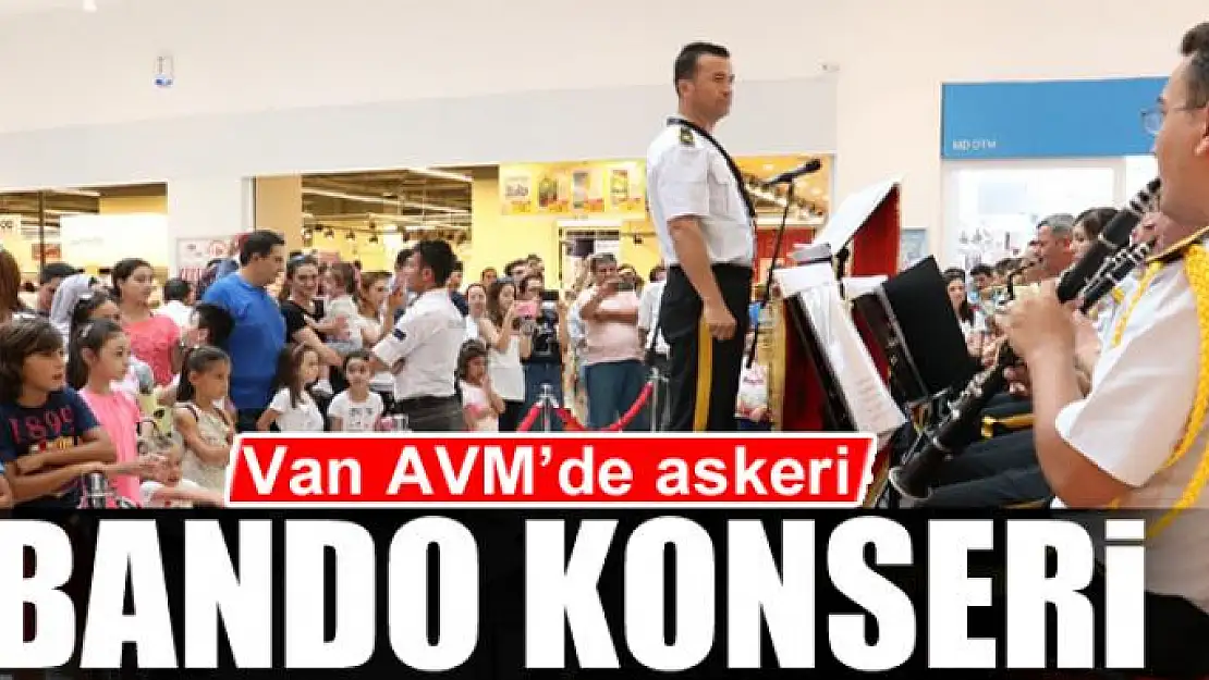 Van AVM'de askeri bando konseri