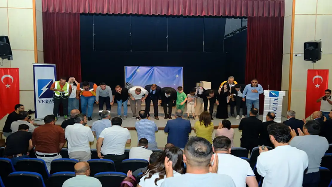 VEDAŞ çalışanlarından tiyatro oyunu