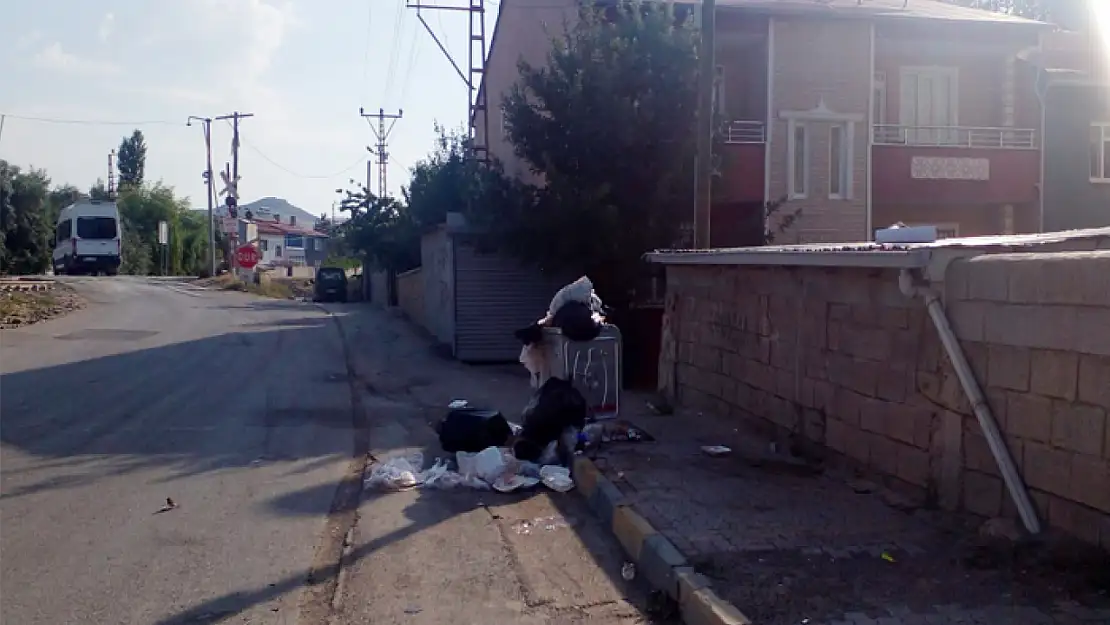 Yalımerez Mahallesi'nde çöp tepkisi: sağlığımız tehlikede