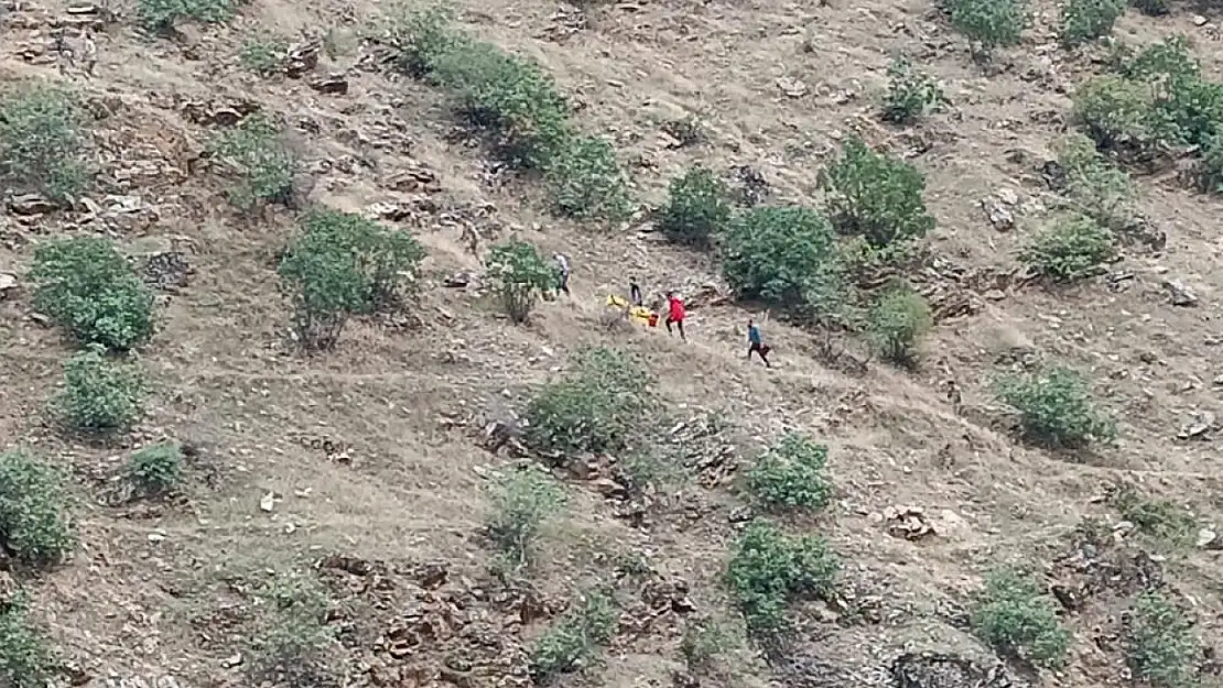 Yamaç'tan Yuvarlanan Kız Bölge Hastanesine Kaldırıldı