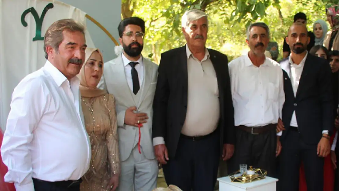 Yıldırımçakar ve Ayhan ailelerinin mutlu günü