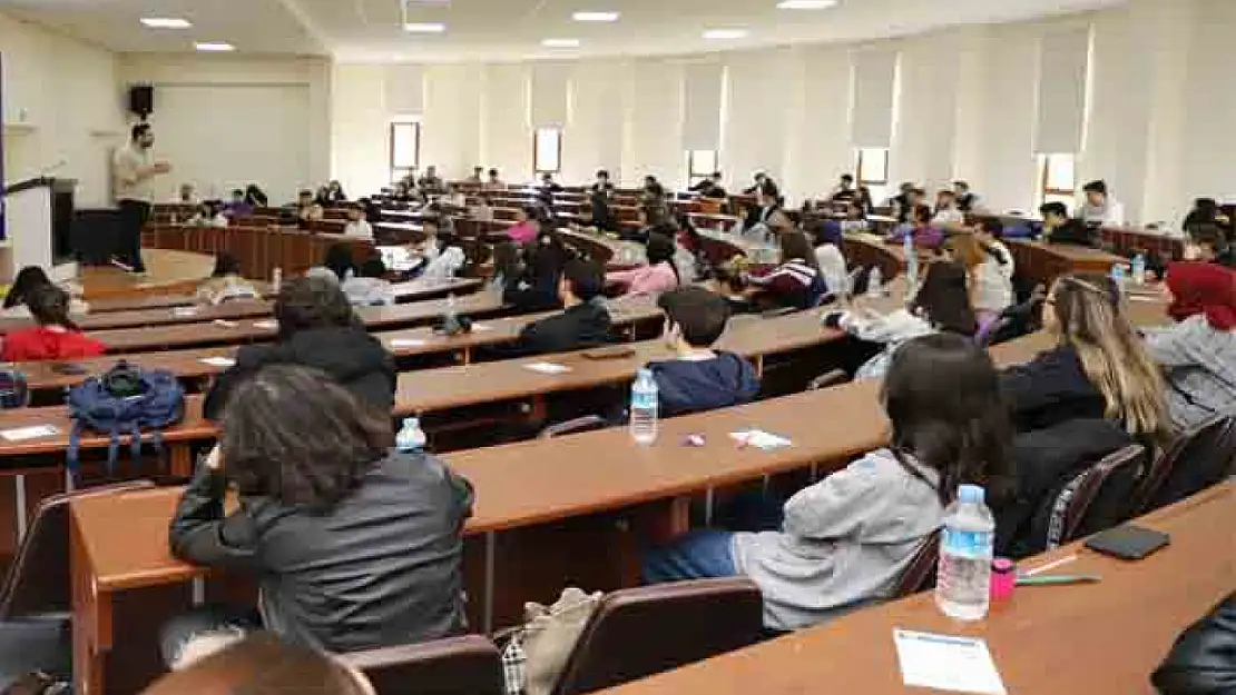 YKS sınavı öncesi öğrenciler kadar veliler de heyecanlı