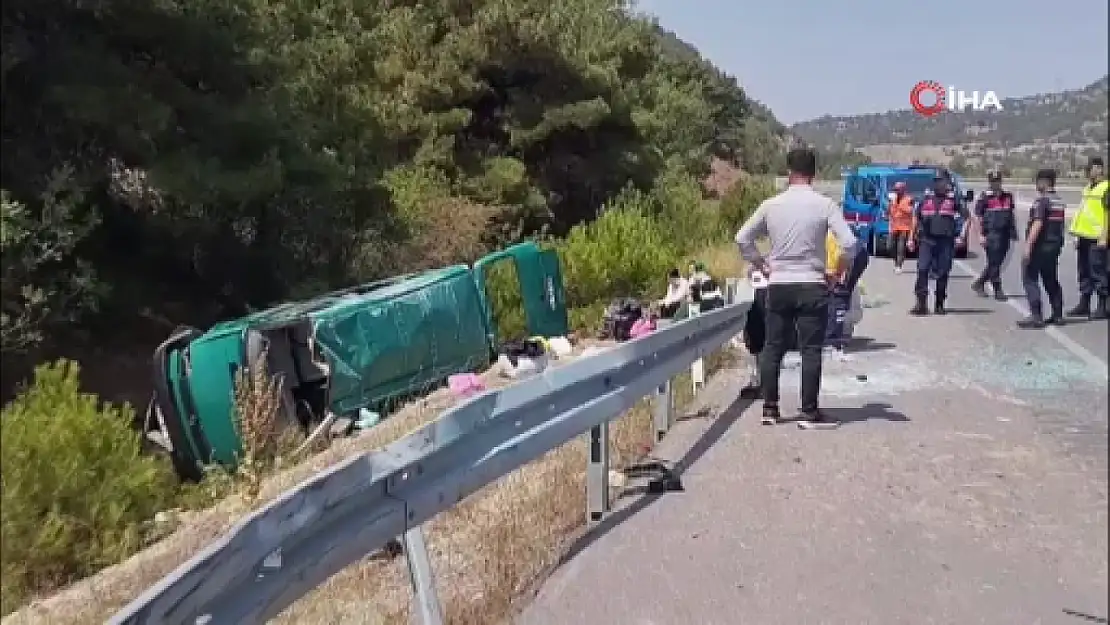 Yoldan çıkan minibüs takla attı, çok sayıda yaralı var