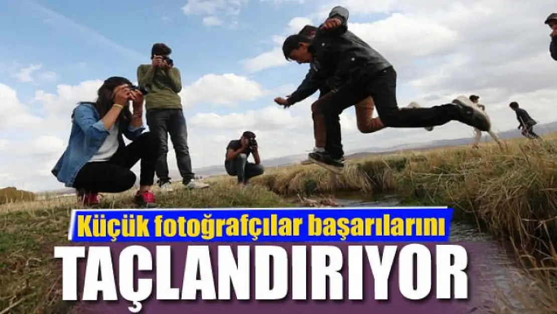 Küçük fotoğrafçılar başarılarını taçlandırıyor