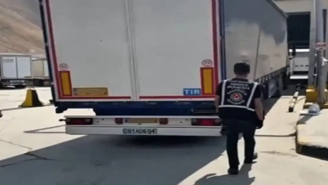 Yüksekova'da tırda 65 kilo uyuşturucu ele geçirildi