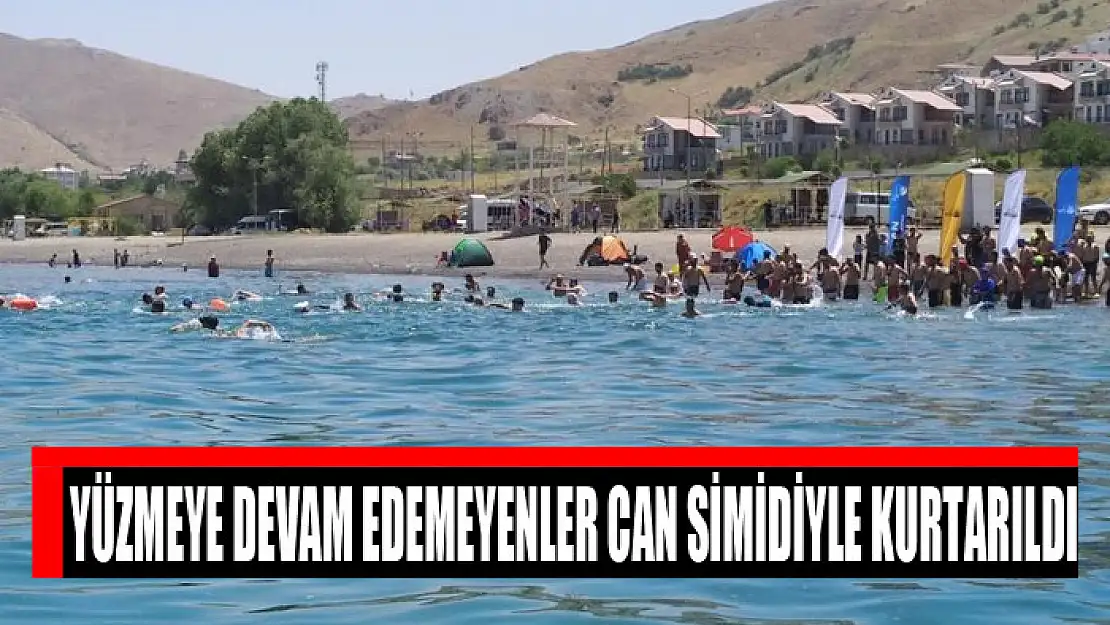 Yüzmeye devam edemeyenler can simidiyle kurtarıldı