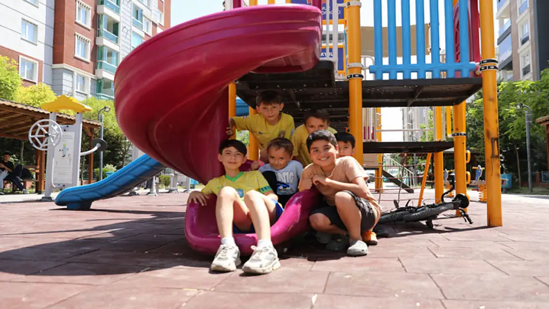 Yüzüncü Yıl Parkı'nda yenileme çalışmaları tamamlandı