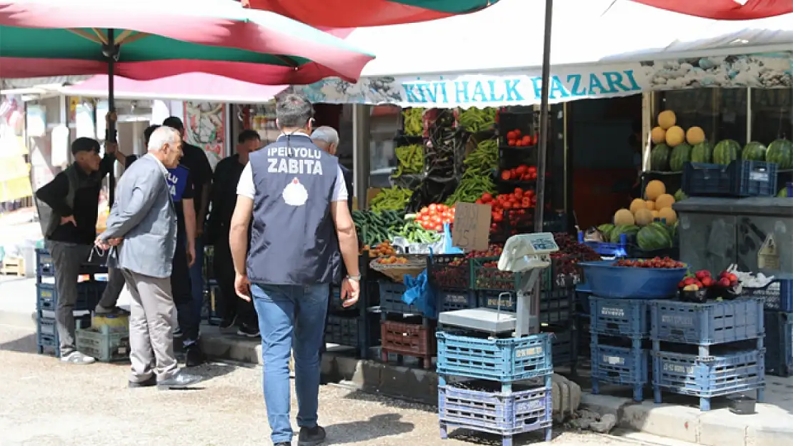 Zabıta kaldırım işgaline geçit vermiyor