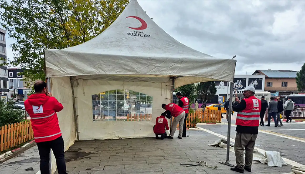 Van'da Kızılay gönüllülerine çadır kurma eğitimi