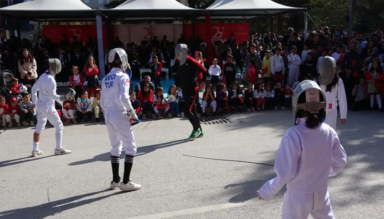 Van'da Cumhuriyet Bayramı coşkusu