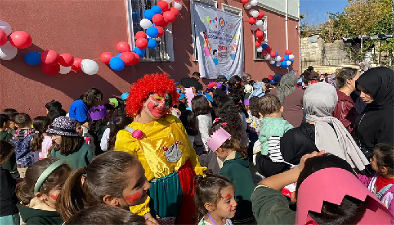 TEGV Gönüllüleri ve öğrencilerden anlamlı kutlama...