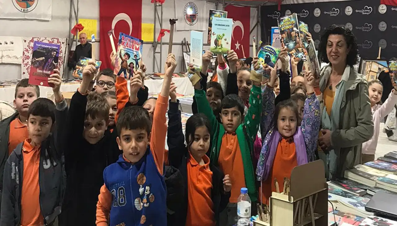 Vanlı yazar Leyla Mihrinaz Engin, okurlarıyla buluştu