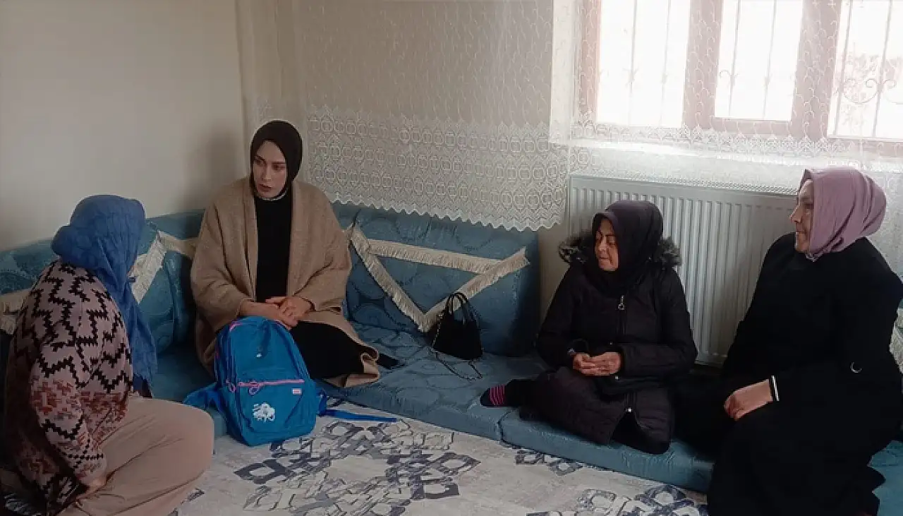 Ilıkan'dan ihtiyaç sahibi öğrencilere kırtasiye desteği