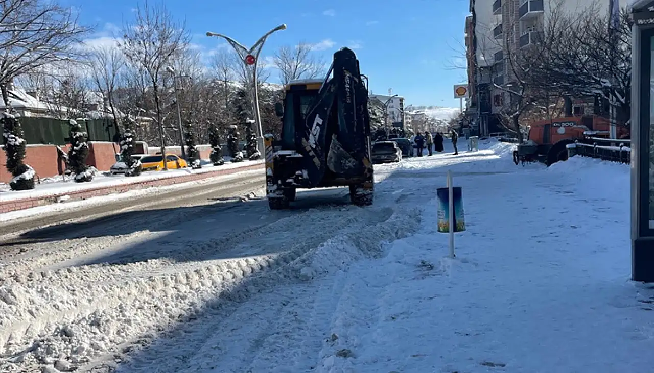 Macit: Erciş'te karla mücadele yükü ilçe belediyesinin omzunda