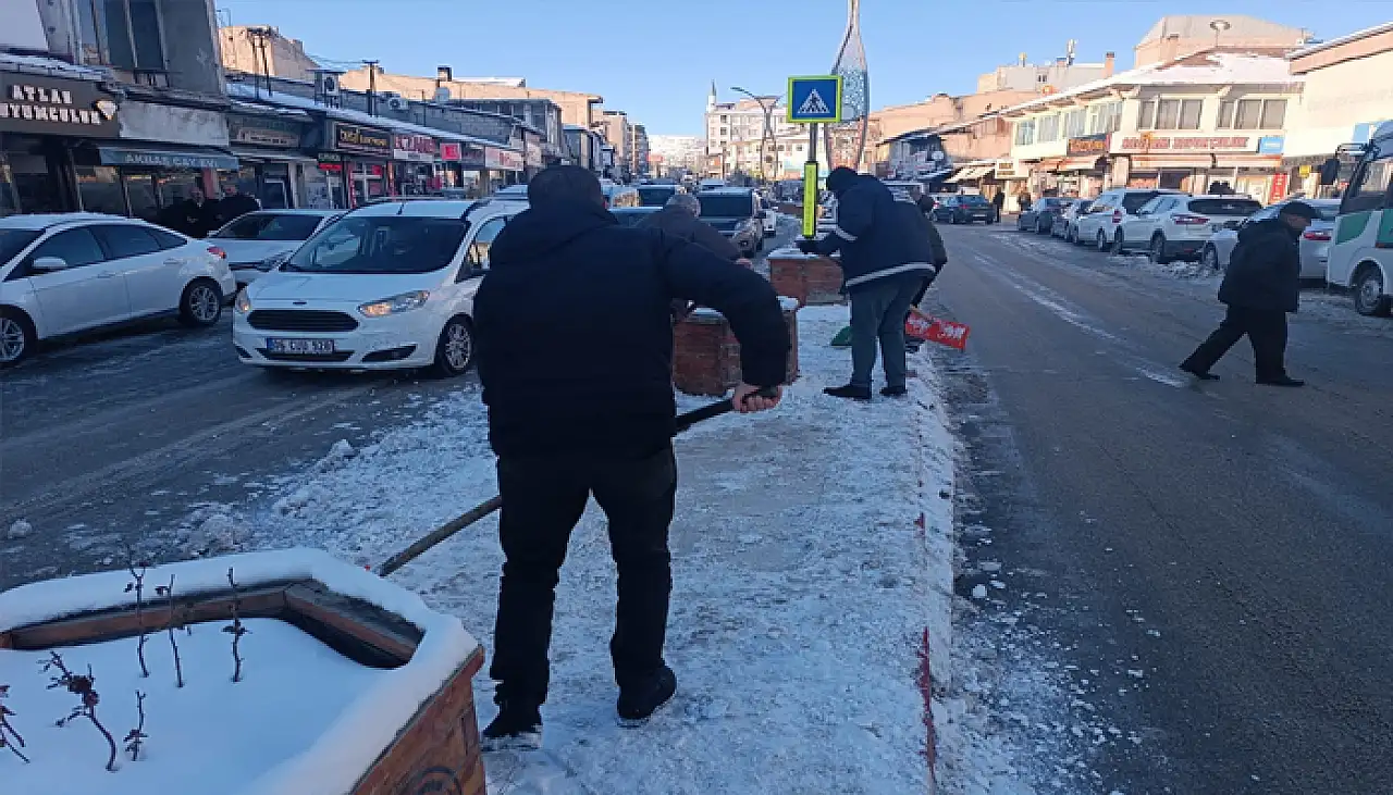 Macit: Erciş'te karla mücadele yükü ilçe belediyesinin omzunda