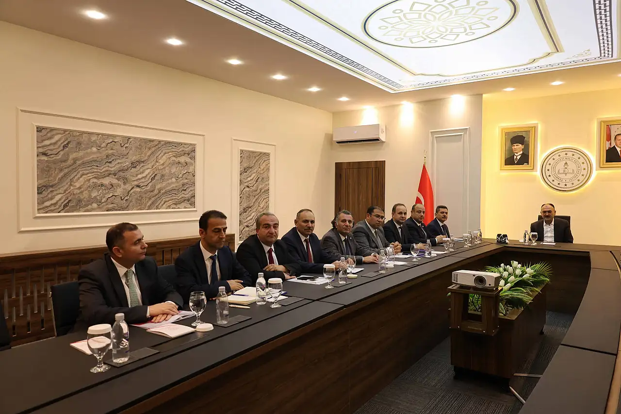 Müdür Çandıroğlu: Eğitimde ilerleme için sahaya daha çok dokunacağız