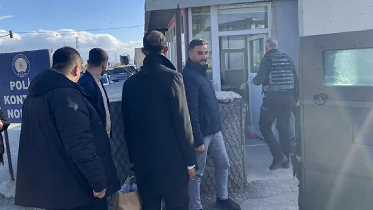 AK Parti Gençlik Kolları'ndan Kampüs Polis Noktasına ziyaret