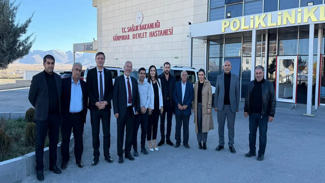 AK Parti heyetinden hastane ziyareti