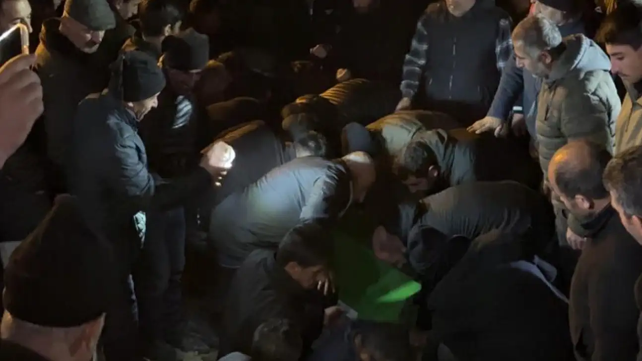 Baraja uçan araçta hayatını kaybeden genç toprağa verildi